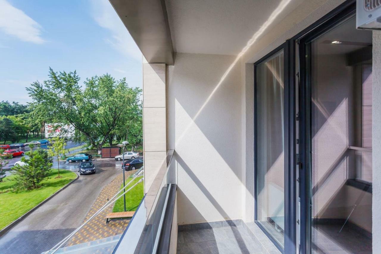 Красивая Квартира В Парке Kiev Extérieur photo